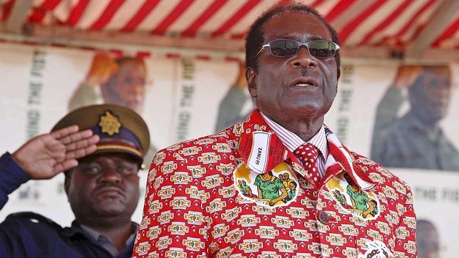 El partido de Mugabe pide medio millón de dólares para el cumpleaños del presidente