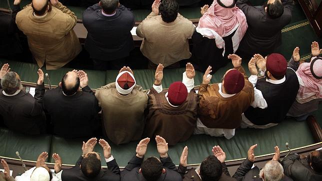 Histórica sesión en el primer Parlamento egipcio tras la caída de Mubarak