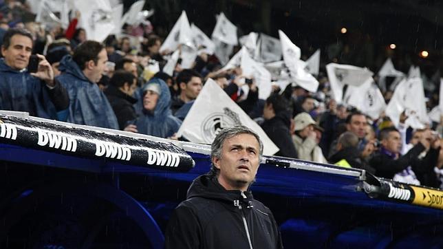 De los silbidos se sale