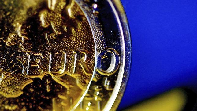 El FMI prevé que el déficit español supere el techo pactado y se sitúe en el 6,8%