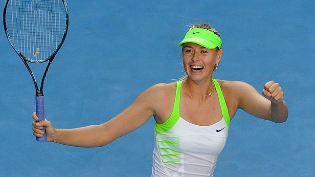 Sharapova y Azarenka se jugarán el número 1 en la final