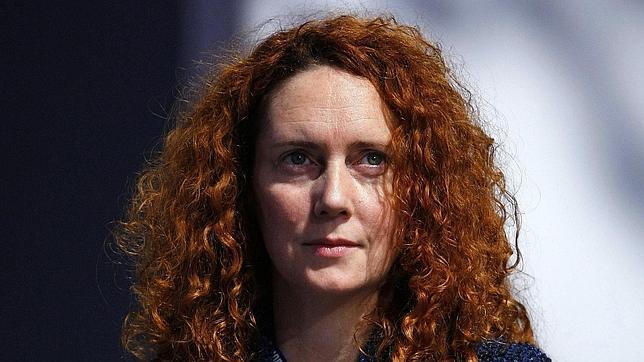 Rebekah Brooks tiene una niña gracias a una madre de alquiler