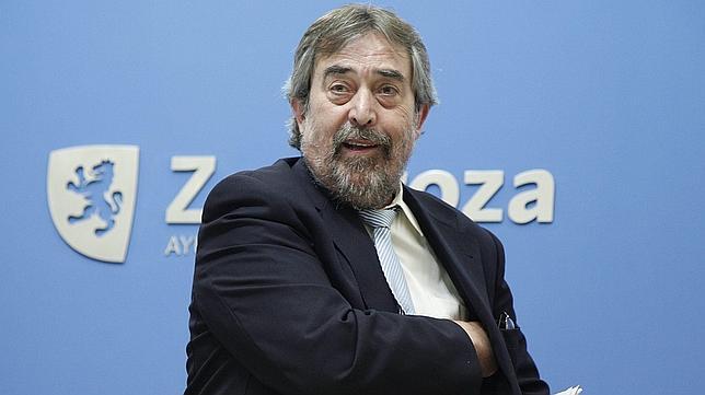 El PP exige a Belloch que anule su polémica &quot;contrata del ahorro&quot;