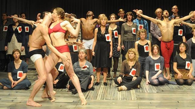 La danza anárquica de Platel «experimenta» con la música de Verdi y Wagner en el Real