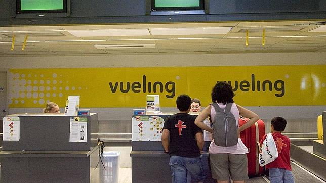 Vueling y Air Nostrum se ofrecen para cubrir las rutas que deja Spanair