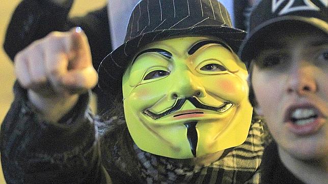 Anonymous publica datos privados de Sinde y Wert