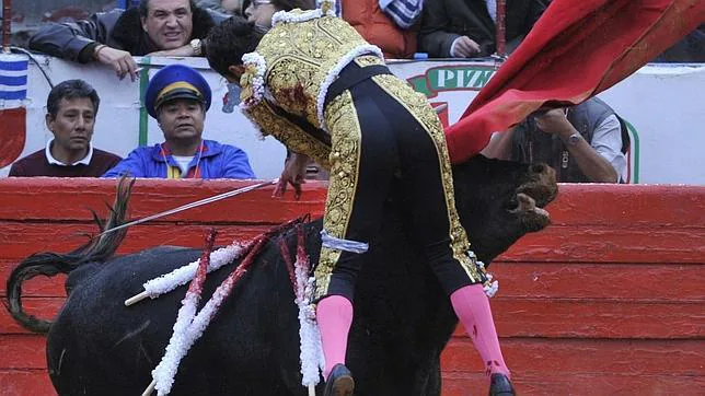 El diestro Juan Pablo Sánchez sufre una cornada de 20 centímetros sin gravedad