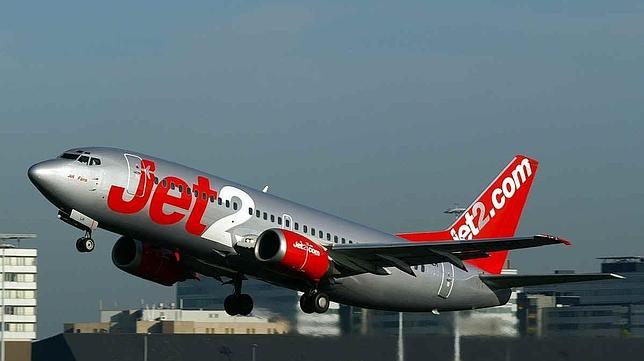 Jet2 desmiente al Cabildo de Tenerife y anuncia que mantendrá sus vuelos