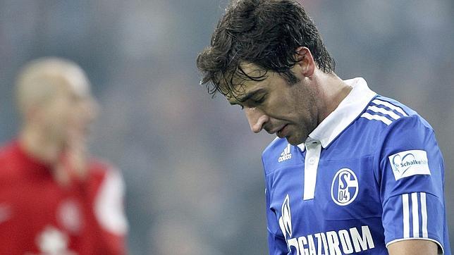 Los empates de Bayern y Schalke dejan líder al Dortmund