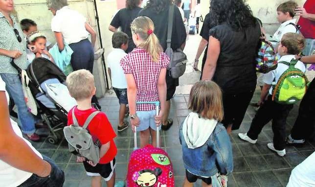 El 27,68% de los 57.000 profesores de la Comunidad están de baja cada mes