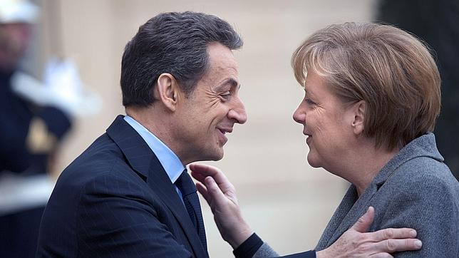 Sarkozy urge a los líderes griegos a llegar a un acuerdo: «Se les acaba el tiempo»