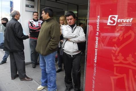 Captan mediante engaño a parados del Servef para blanquear dinero