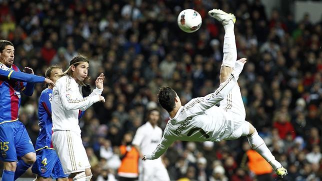 El Madrid sella la Liga con un triunfo avasallador