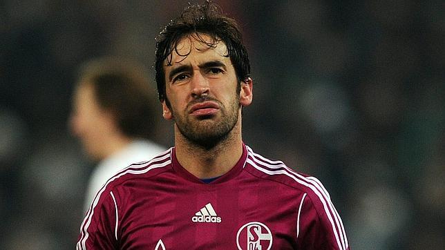 Raúl visitó a la expedición del Barça