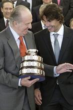 El Rey bromea con Rafa Nadal: «Estos de los guiñoles son tontos»