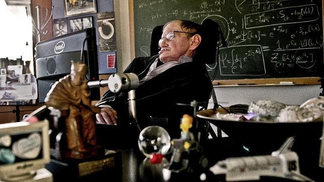 La voz robótica y «yanqui» de Stephen Hawking resuena en Londres