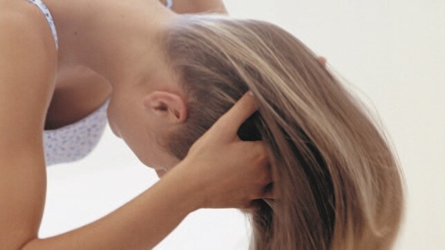 Evitar la caída del pelo: lo que funciona y lo que es un bluf