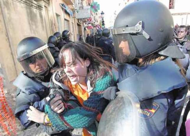 Investigan la promesa de aprobados a cambio de ir a protestas estudiantiles