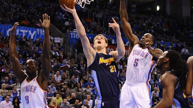 Gran partido de Ibaka con un triple doble