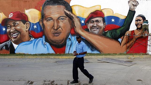 El agravamiento del cáncer de Chávez frustra su campaña electoral