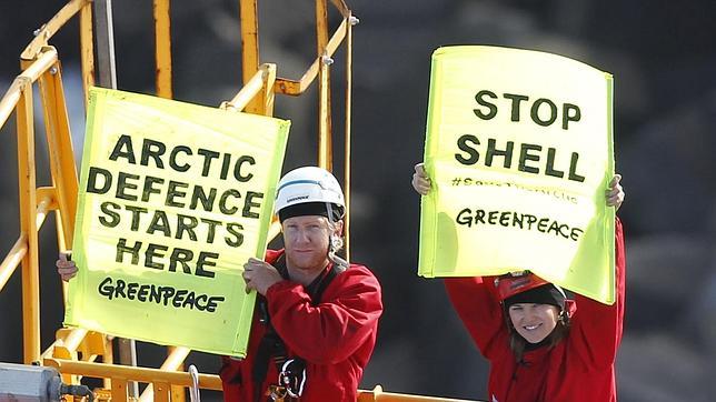 La princesa Xena capitanea una acción de Greenpeace contra las perforaciones en el Ártico