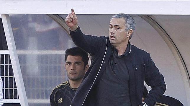 Mourinho: asunto personal en Londres