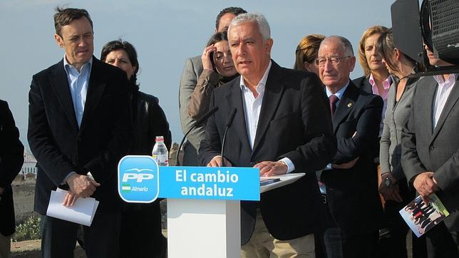 Arenas: «La Junta hace recortes sociales, dispara el gasto y no ejecuta inversiones»