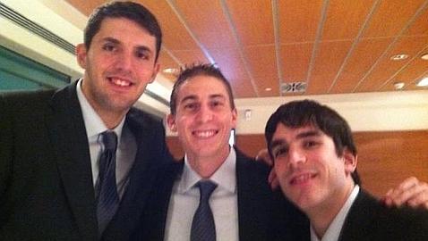 El Bernabéu homenajea al equipo de baloncesto