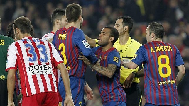 Los árbitros piden sanción para Piqué