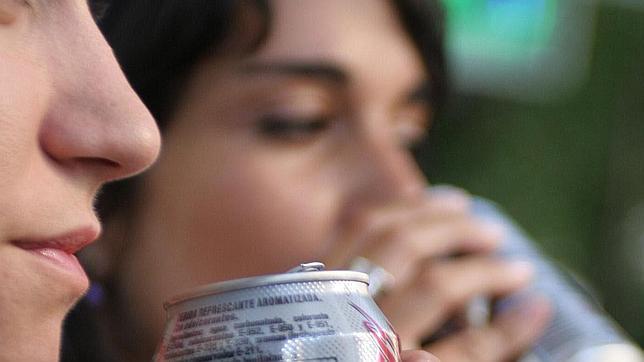 Coca-Cola y Pepsi cambian su fórmula para evitar advertir sobre el cáncer en sus envases