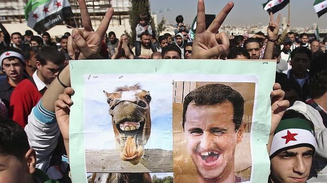 Seis generales de brigada sirios huyen a Turquía para unirse a la insurgencia