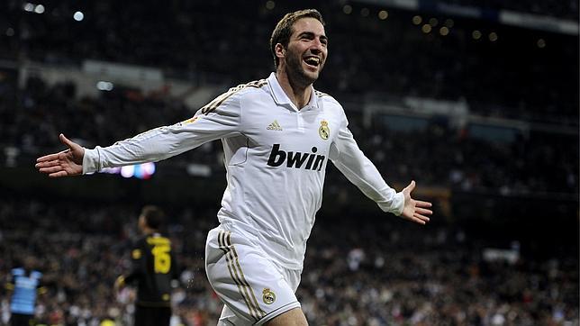 Higuaín no tendrá aumento de contrato