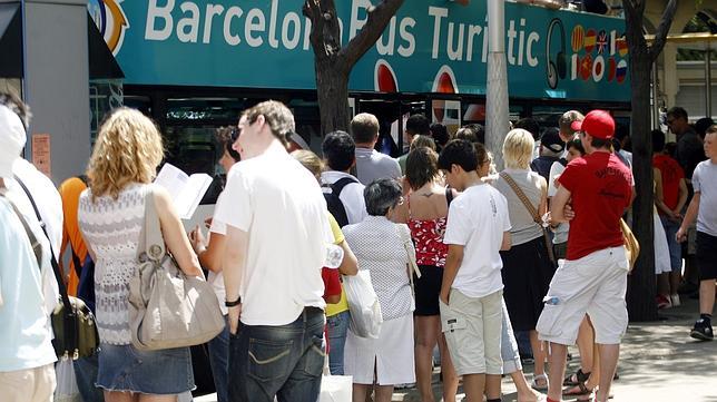 Cataluña aprueba el copago sanitario y la tasa turística