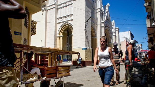 Opositores pacíficos se encierran en varias iglesias de Cuba para pedir que el Papa se reúna con ellos