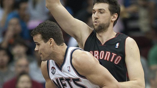 Humphries condena a los Raptors