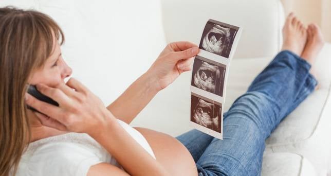 ¿Es bueno usar el móvil durante el embarazo?