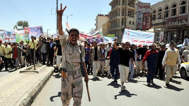 Yemen intercepta, con ayuda de EE.UU., envíos de armas de Irán a los rebeldes