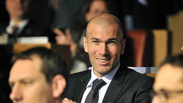 Zidane: «El de Abidal es un combate difícil, pero sé que va a salir reforzado»