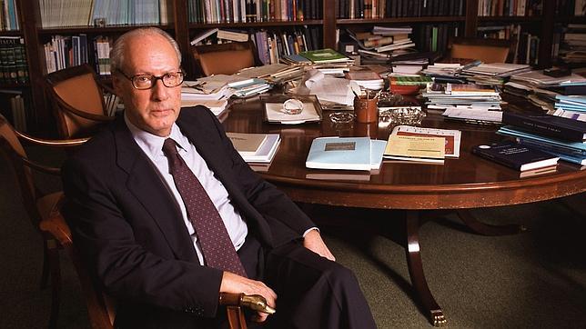 Miguel Boyer permanece en la UCI con estado de salud «variable»