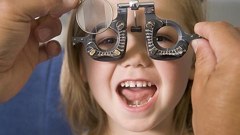 Si su hijo presenta estos síntomas... acuda al óptico