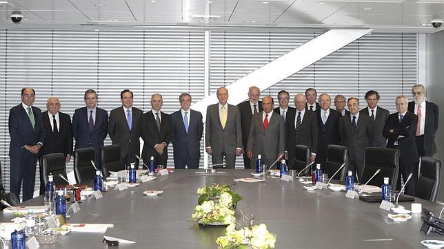 El Rey pide a los empresarios que «arrimen el hombro para crear empleo»