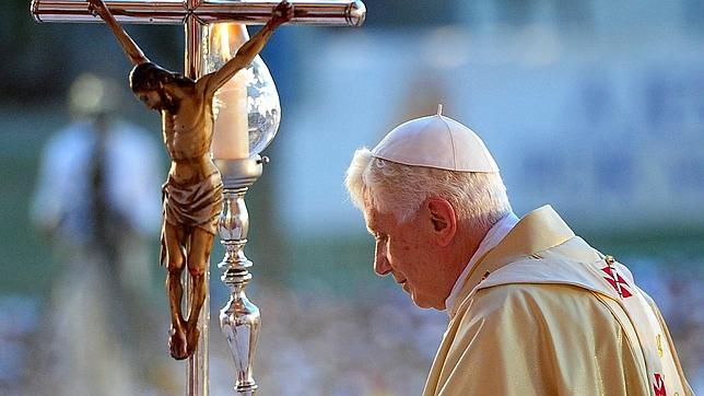 Benedicto XVI pide «una sociedad abierta y renovada» en Cuba