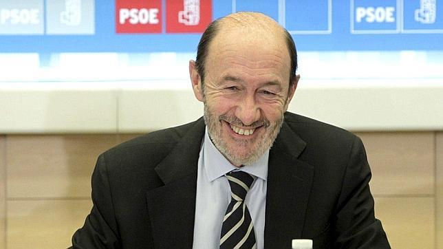 El PSOE disfraza de complacencia la pérdida de más de 650.000 votos