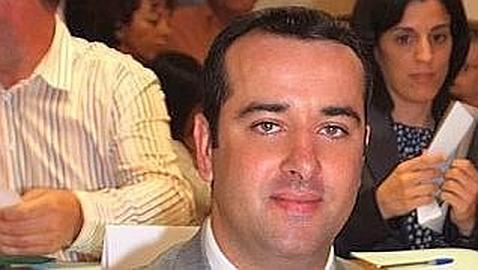 Un concejal del PP dimite tras ser detenido por robar el iPhone a una asesora