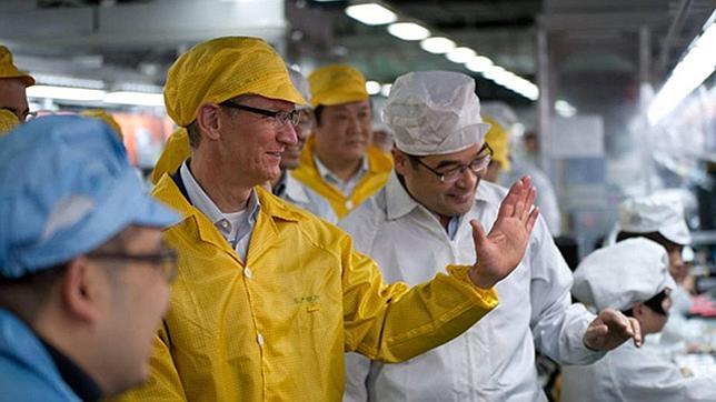 Tim Cook visita las fábricas del iphone tras la polémica suscitada sobre las condiciones de trabajo