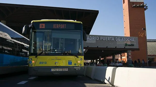 «El autobús exprés a Barajas es la peor pesadilla para los taxistas de Madrid»