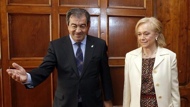 Cascos y el PP confían en recuperar el escaño «clave» para gobernar