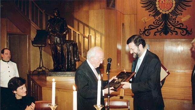 Mariano Rajoy, Alberto Ruiz-Gallardón y Esperanza Aguirre escriben para ABC en memoria de Antonio Mingote