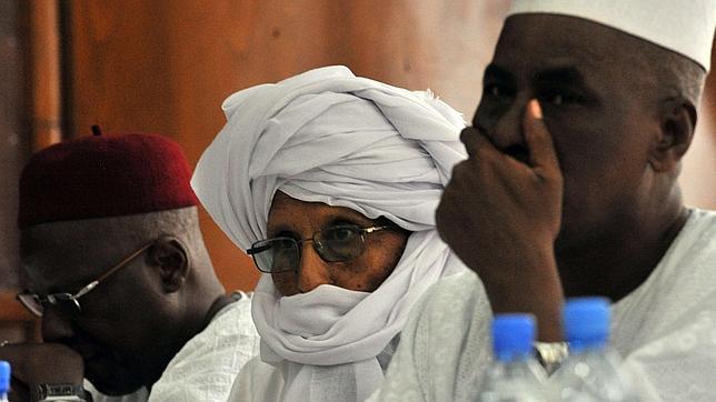 El presidente de Malí depuesto por los golpistas presenta su dimisión