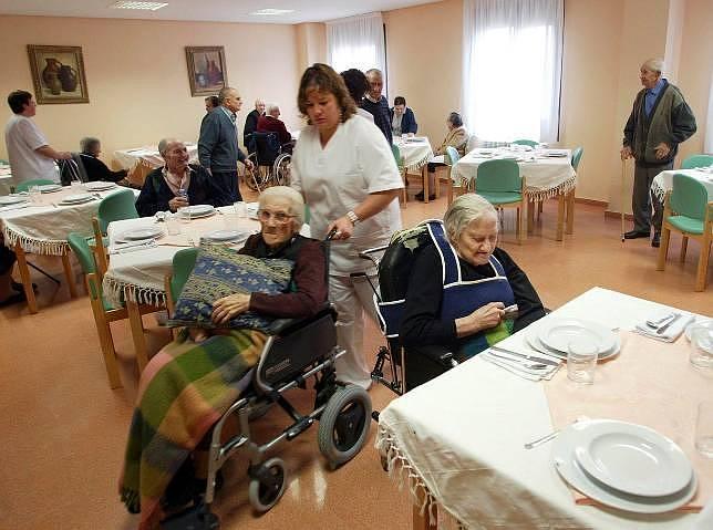 Cae un 20% la ocupación de geriátricos privados por la crisis y el cuidado familiar